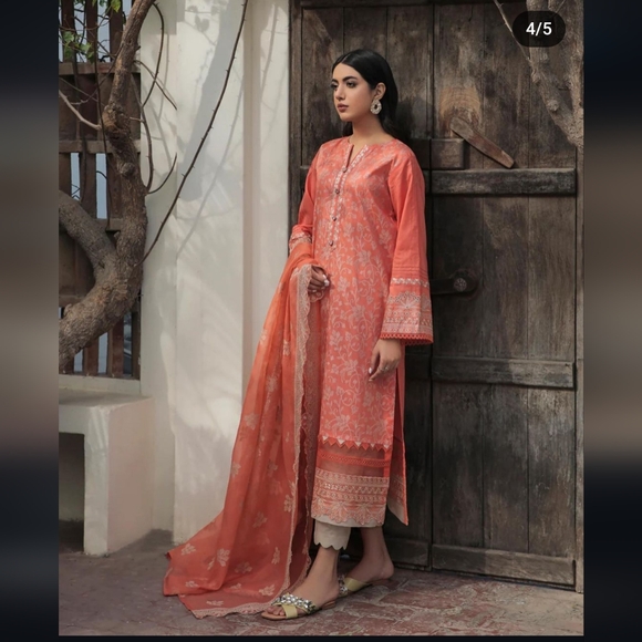 Pakistani Suit from Xenia Formals - Picture 4 of 11